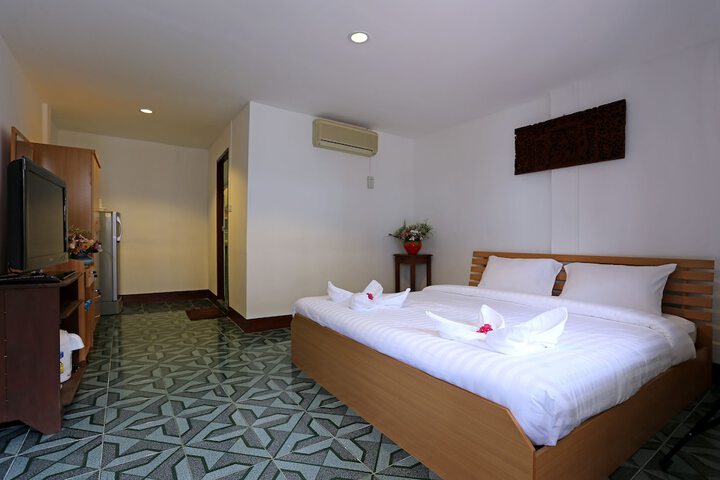 Room 4 of 72