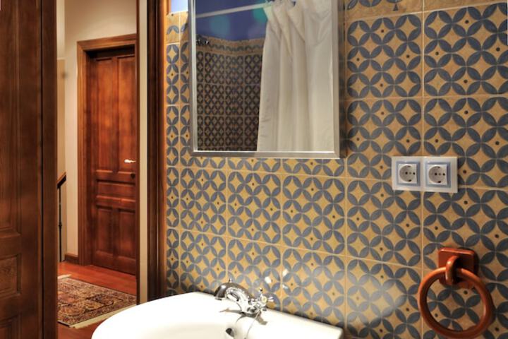 Clean Restrooms