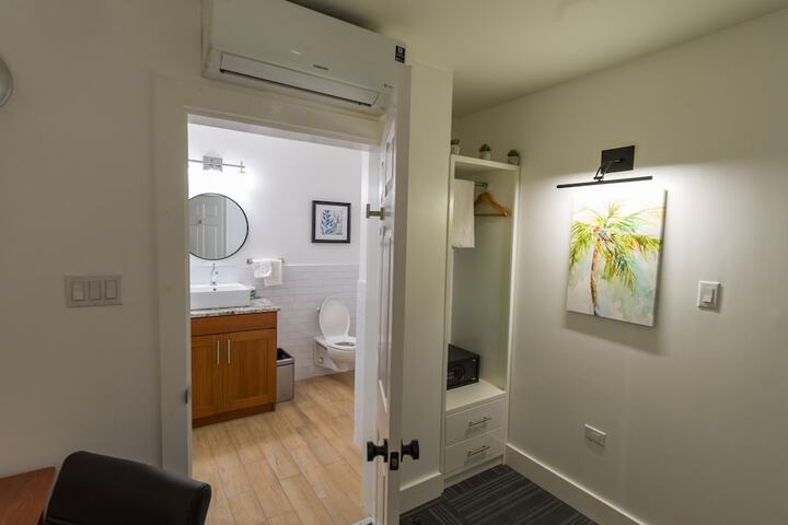 Room 6 of 81