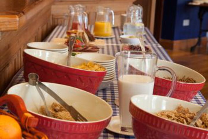 Breakfast/Coffee Service 4 of 34
