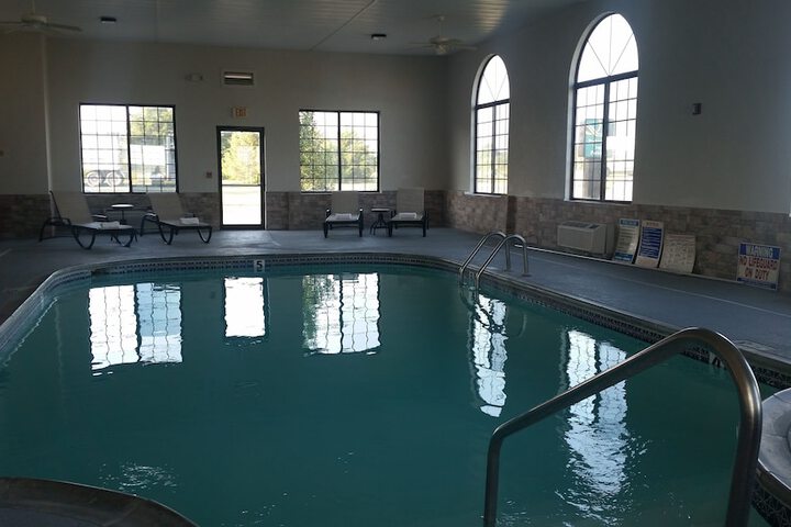 Pool 43 of 52