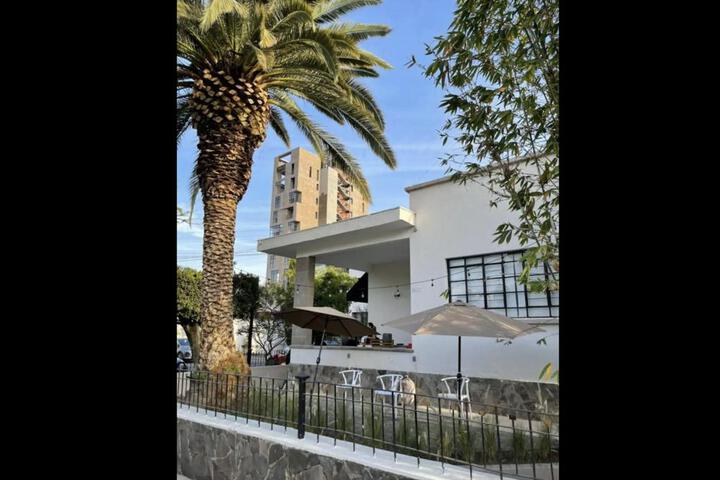 Almera Casa Chapultepec Self check in Hotel