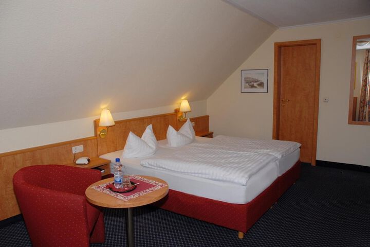 Room 14 of 34