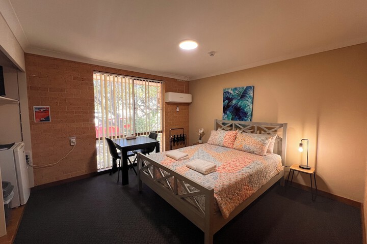 Room 3 of 20