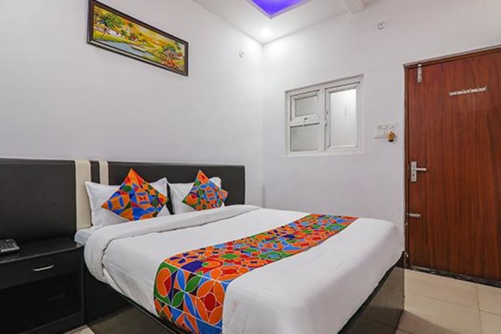 Room 16 of 26