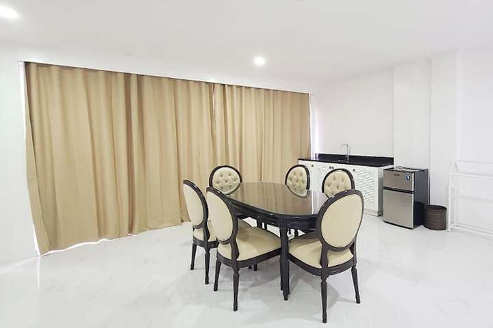 Room 34 of 117