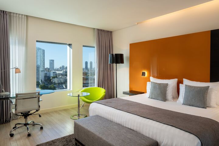 Room 20 of 143