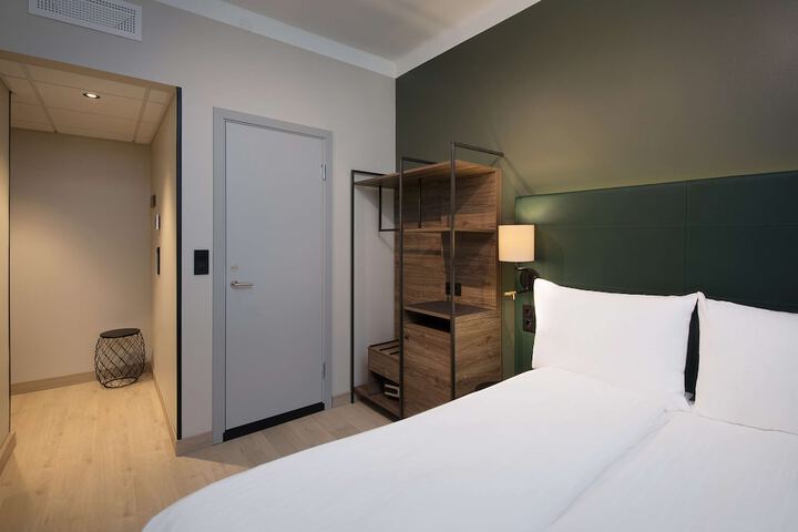 Room 40 of 63