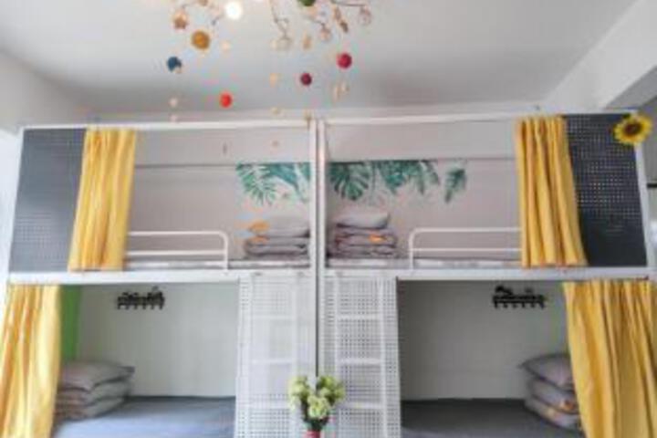 Room 5 of 7
