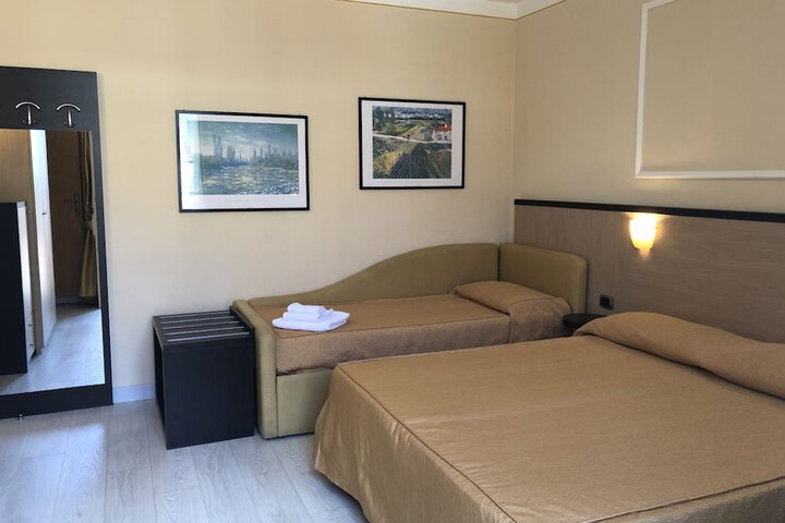 Room 20 of 65