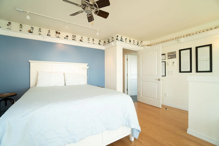 Room 3 of 9