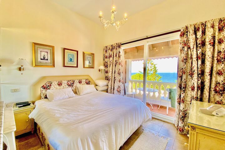 Room 4 of 46
