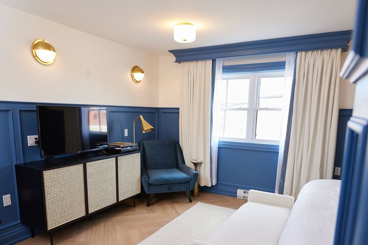 Grand Room 1 King Bed Balcony City View (22 of 48)