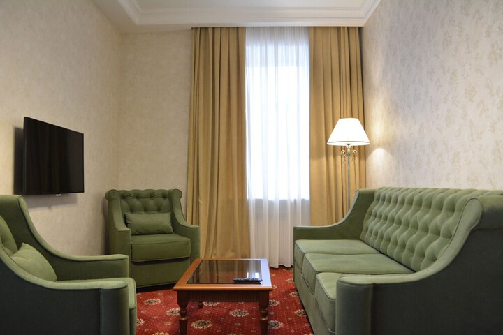 Room 27 of 50