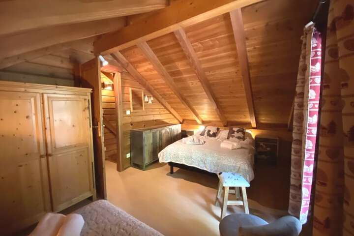 Room 4 of 26