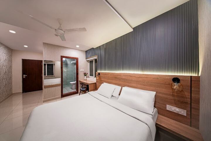 Room 10 of 26