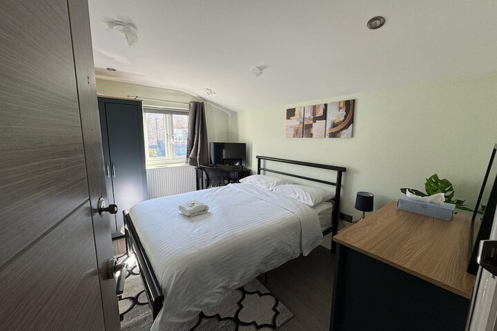 Room 3 of 34