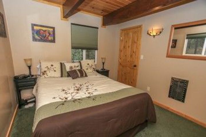 Room 11 of 32
