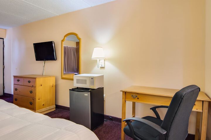 1 King Bed (1 of 9)