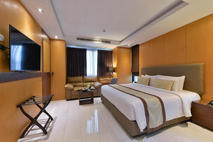 Room 13 of 44