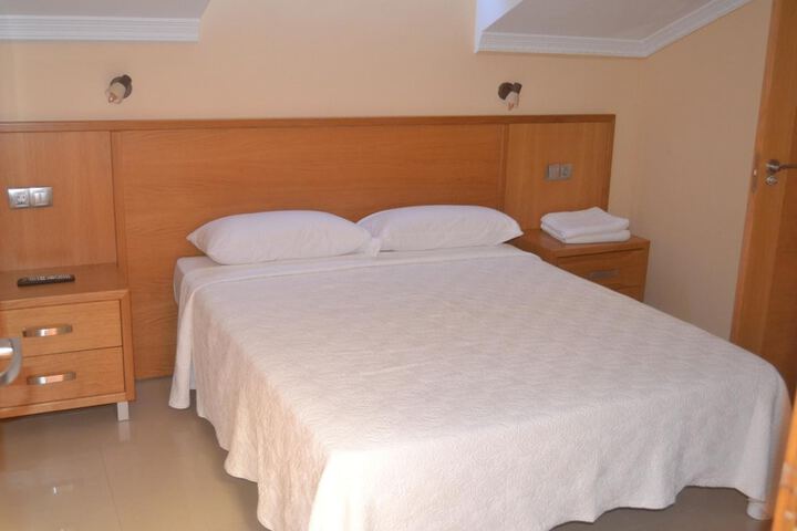 Room 17 of 39