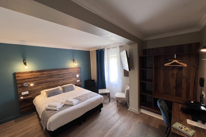 Room 6 of 30