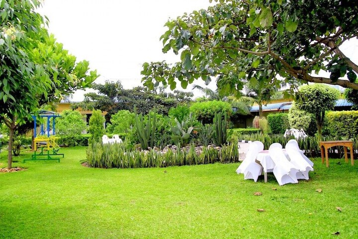 Hotel Exterior 54 of 60