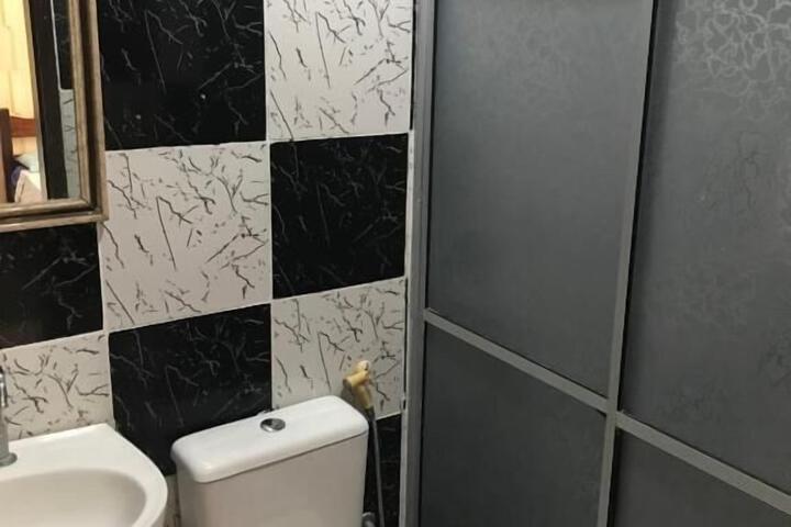 Room 7 of 93