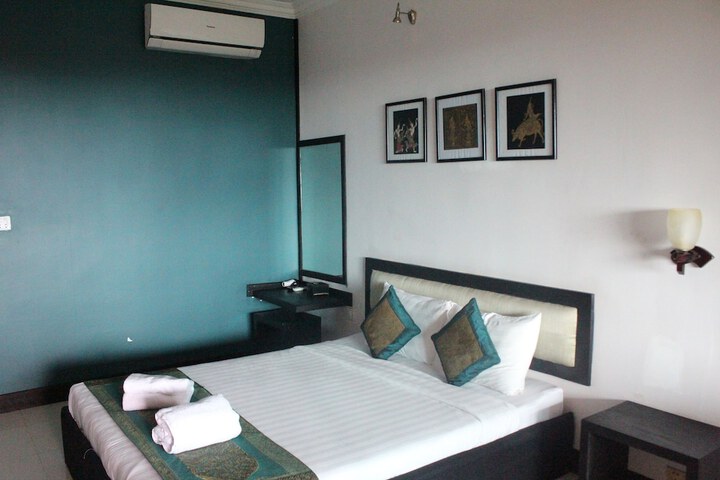 Room 5 of 69