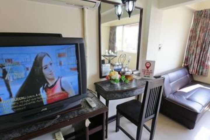 Room 8 of 22