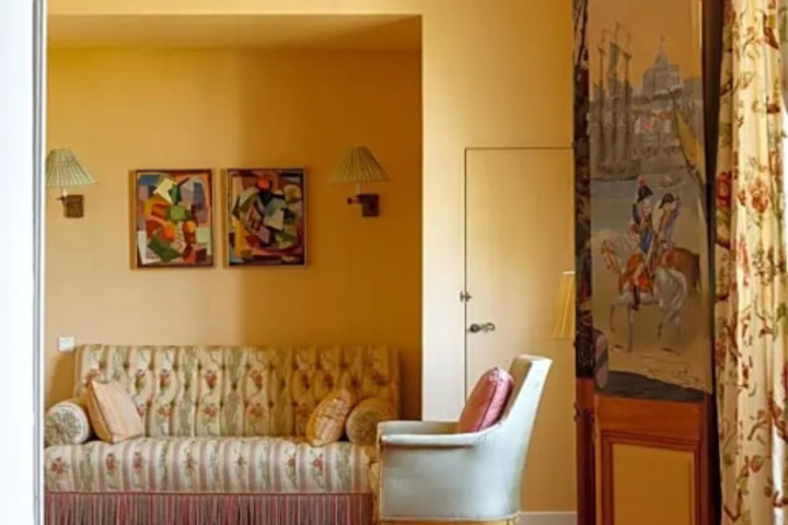 Room 4 of 15
