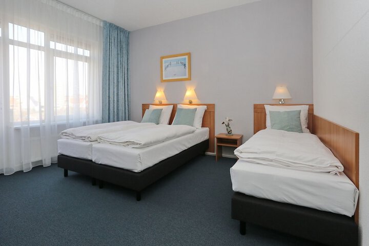 Room 5 of 40