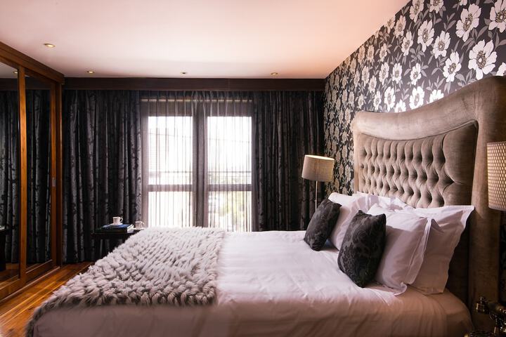 Room 52 of 95
