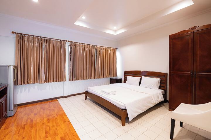 Room 29 of 153
