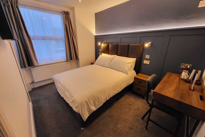 Room 9 of 56