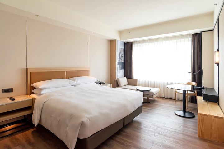 Room 17 of 68