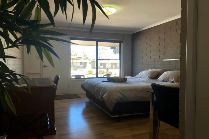 Room 2 of 9