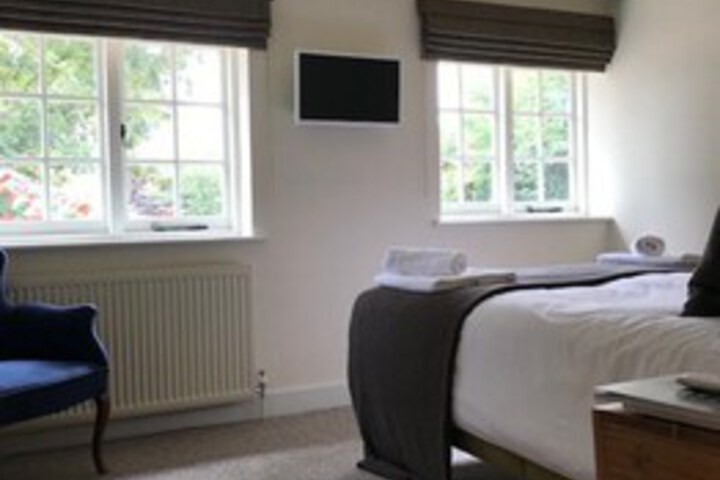 Room 10 of 14
