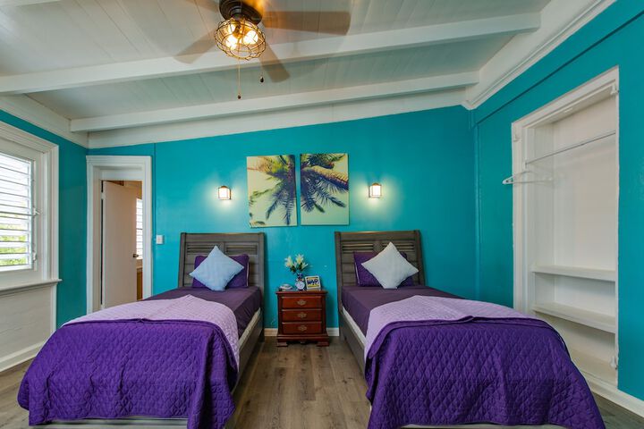 Room 3 of 171