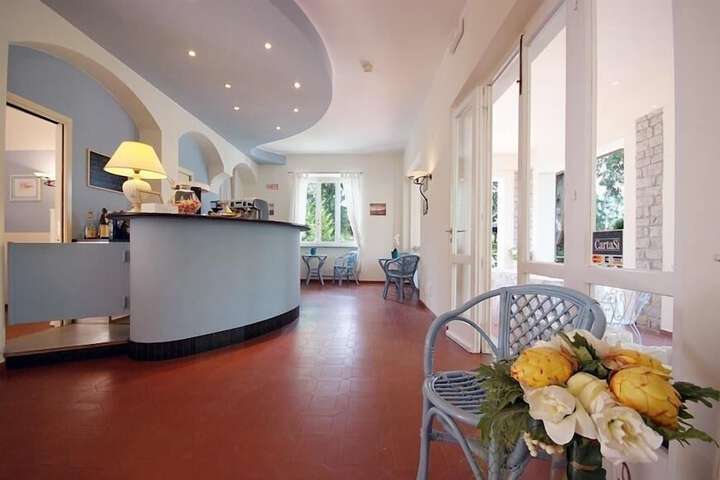 Guest Lobby