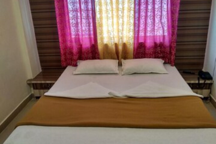 Room 10 of 19
