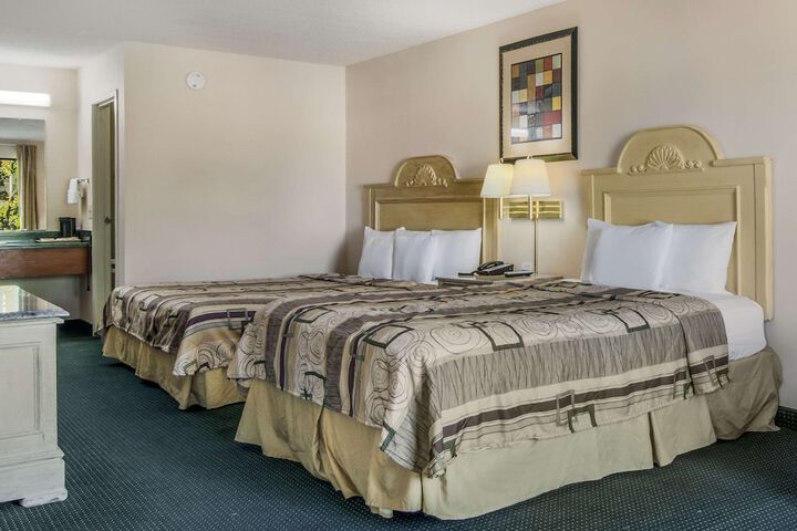 Room 20 of 36