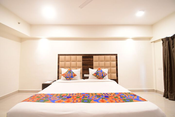 Room 10 of 38