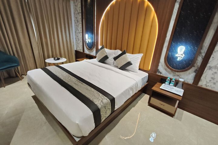 Room 16 of 74