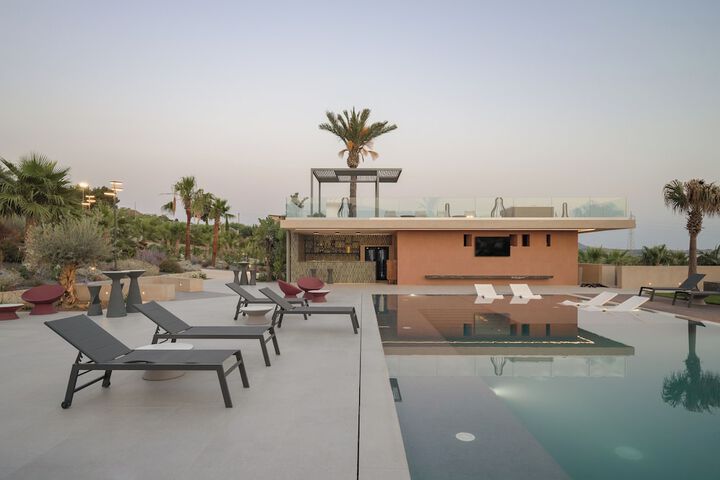 Pool 102 of 123