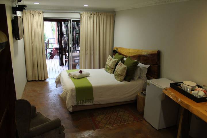 Room 10 of 28