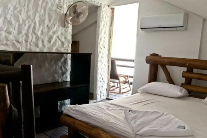 Room 3 of 8
