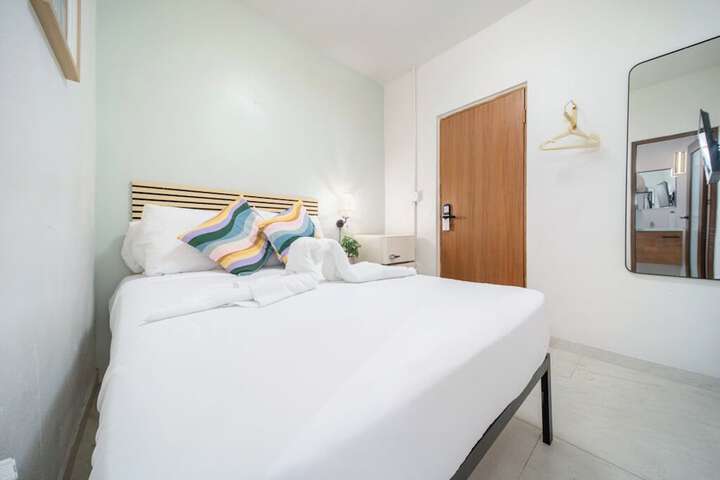Room 4 of 20