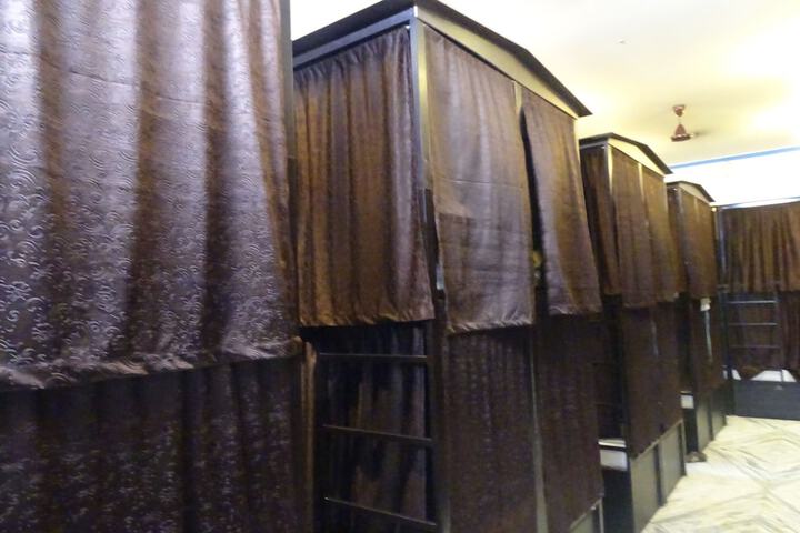 Room 10 of 21