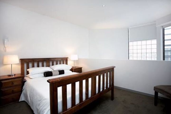 Room 7 of 24